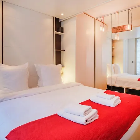 Apartment Marais Bouquet Paris