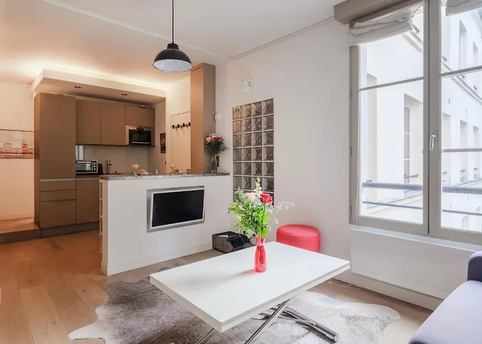 Marais Bouquet Apartment *